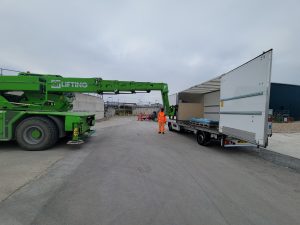 barn door side unloading